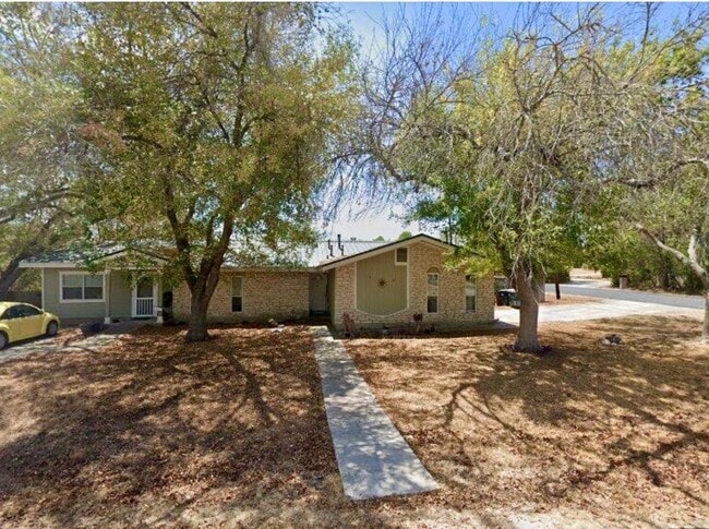 Building Photo - Hitching Post