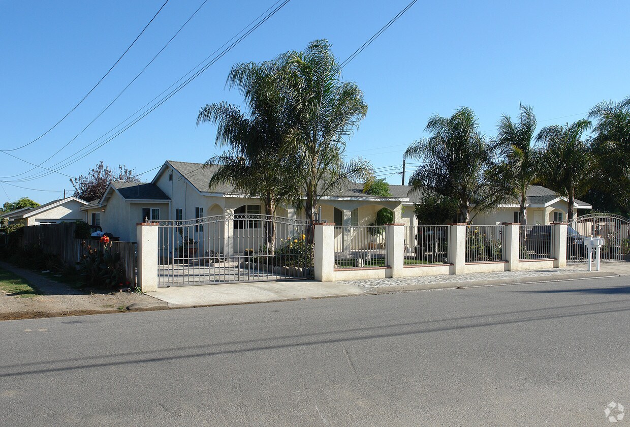 Primary Photo - 3502-3516 Nyeland Ave