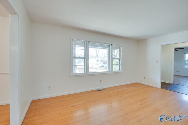 Building Photo - 1408 Brook Hollow Cir NW