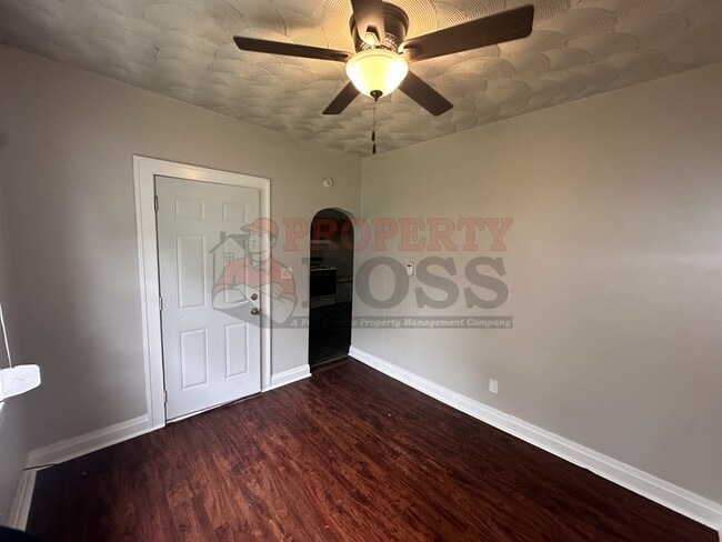 Foto del edificio - 3931 Catalpa St