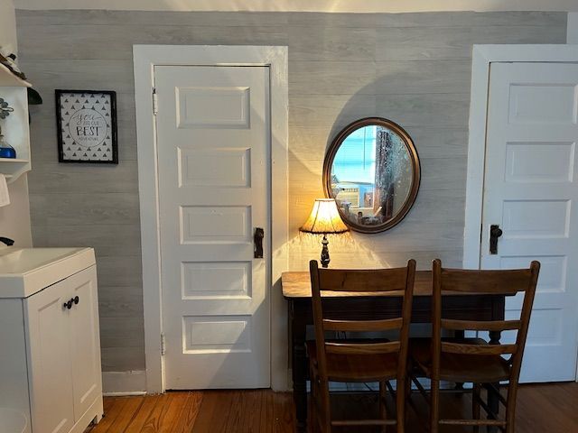 Foto del edificio - 212 N Resident St