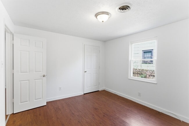 Photo - 306 E Burwell Ave Apartment