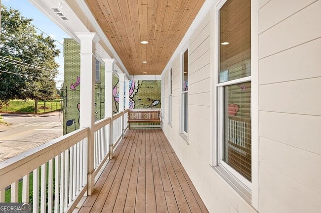 Photo - 523 Irwin St NE House