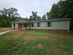 Building Photo - 651 E Sanders Rd