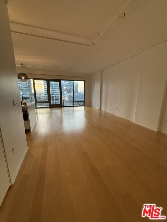 Foto del edificio - 1100 S Hope St