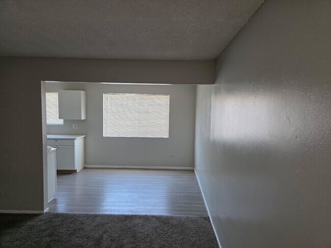 Foto del edificio - 3221 Arlene Way