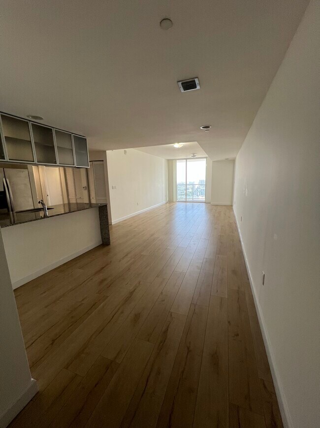 Foto del edificio - 255 NE 14th St