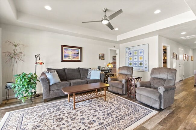 Building Photo - Unfurnished Rental in desirable SW Medford...