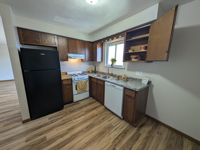 Example Kitchen - Squire Colony