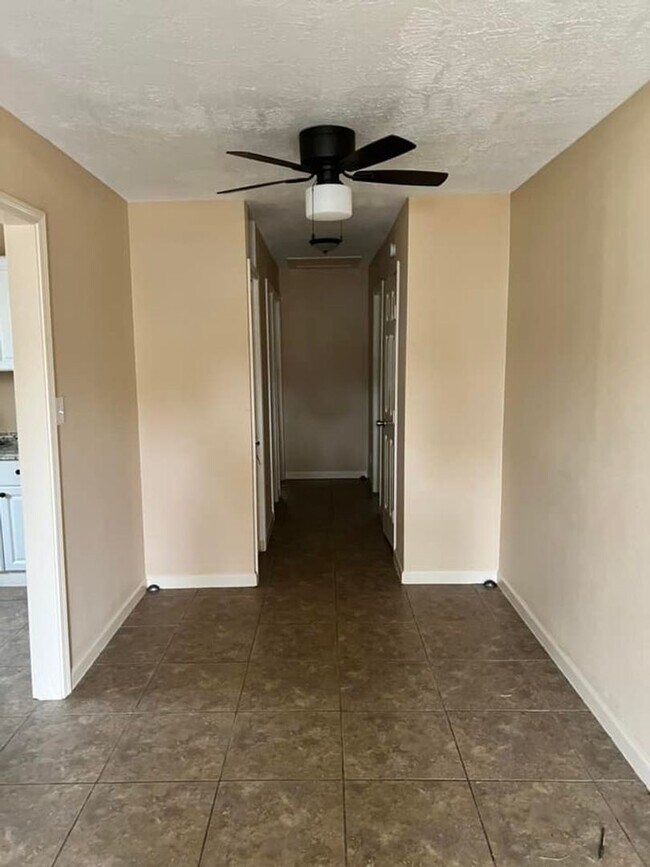 Foto del edificio - 660/662 E Irby St.