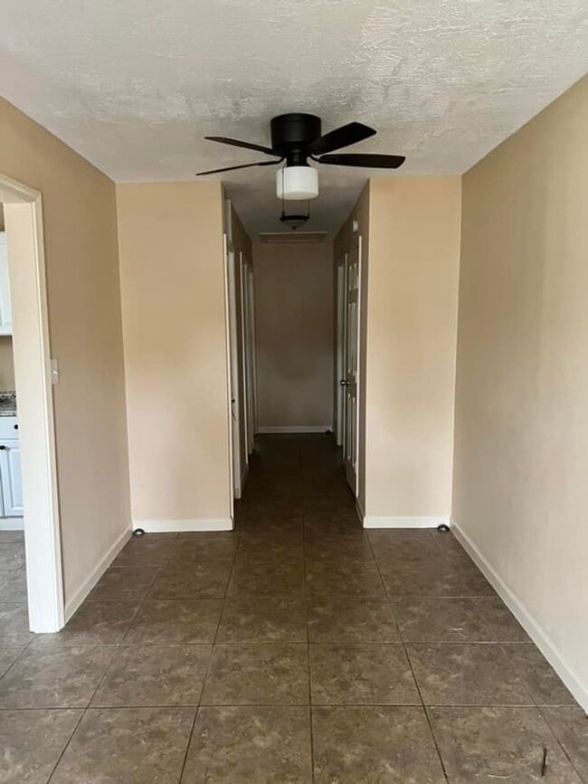 Building Photo - 660/662 E Irby St.