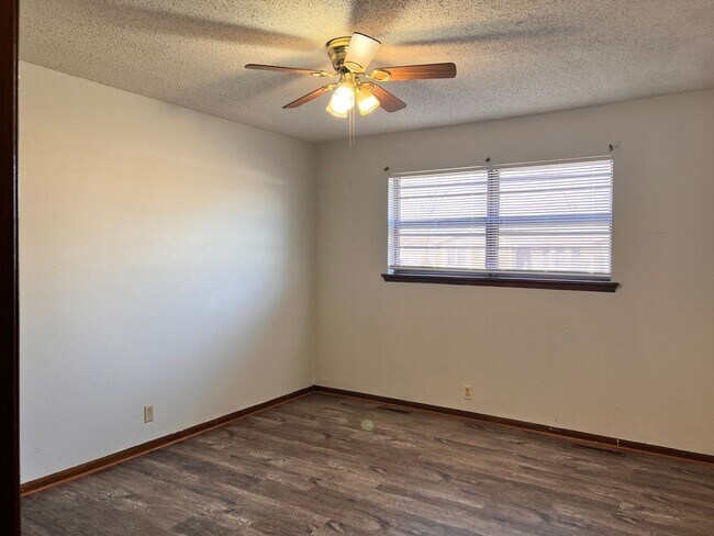 Foto del edificio - 3329-3331 Hawthorn