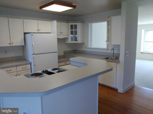 Building Photo - 3945 Valley Ridge Dr