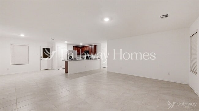 Building Photo - 1352 Plum Rd