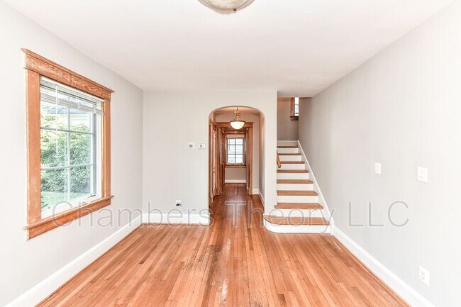 Building Photo - 1621 N Taylor St