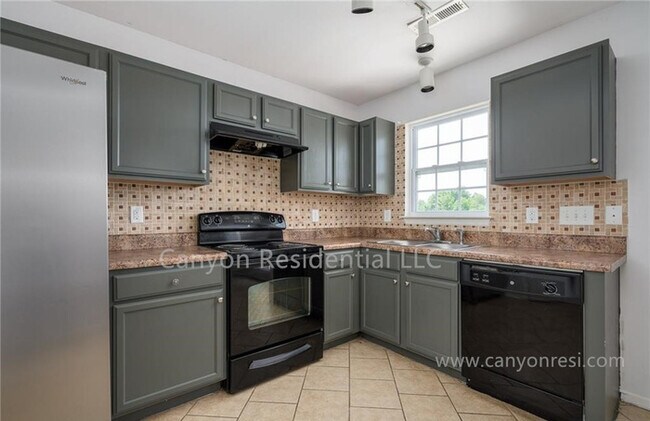 Foto del edificio - 5209 Switchback Dr