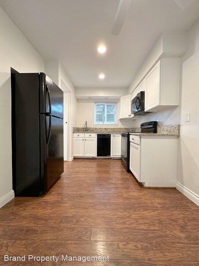 Building Photo - 2 br, 1.5 bath House - 10136 Holburn Drive