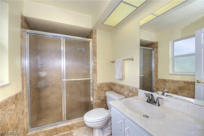 Building Photo - 5652 Eichen Cir