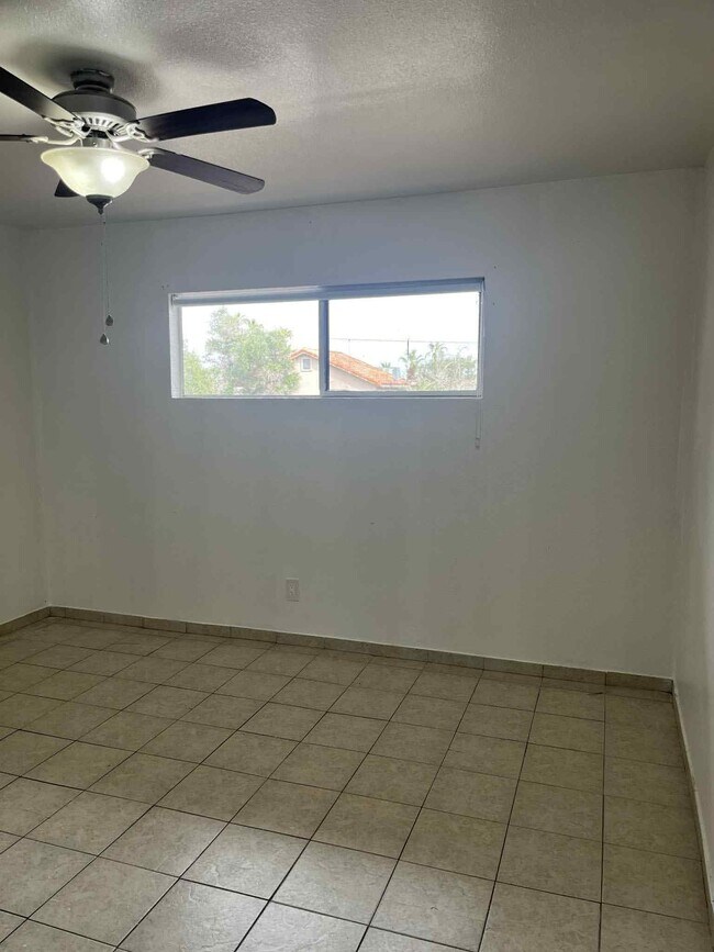 Foto del edificio - 3371 Brussels St