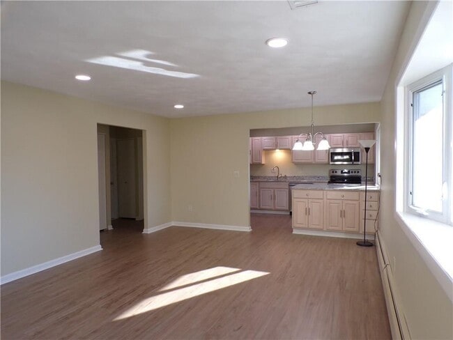 Building Photo - 144 Edaville Ct