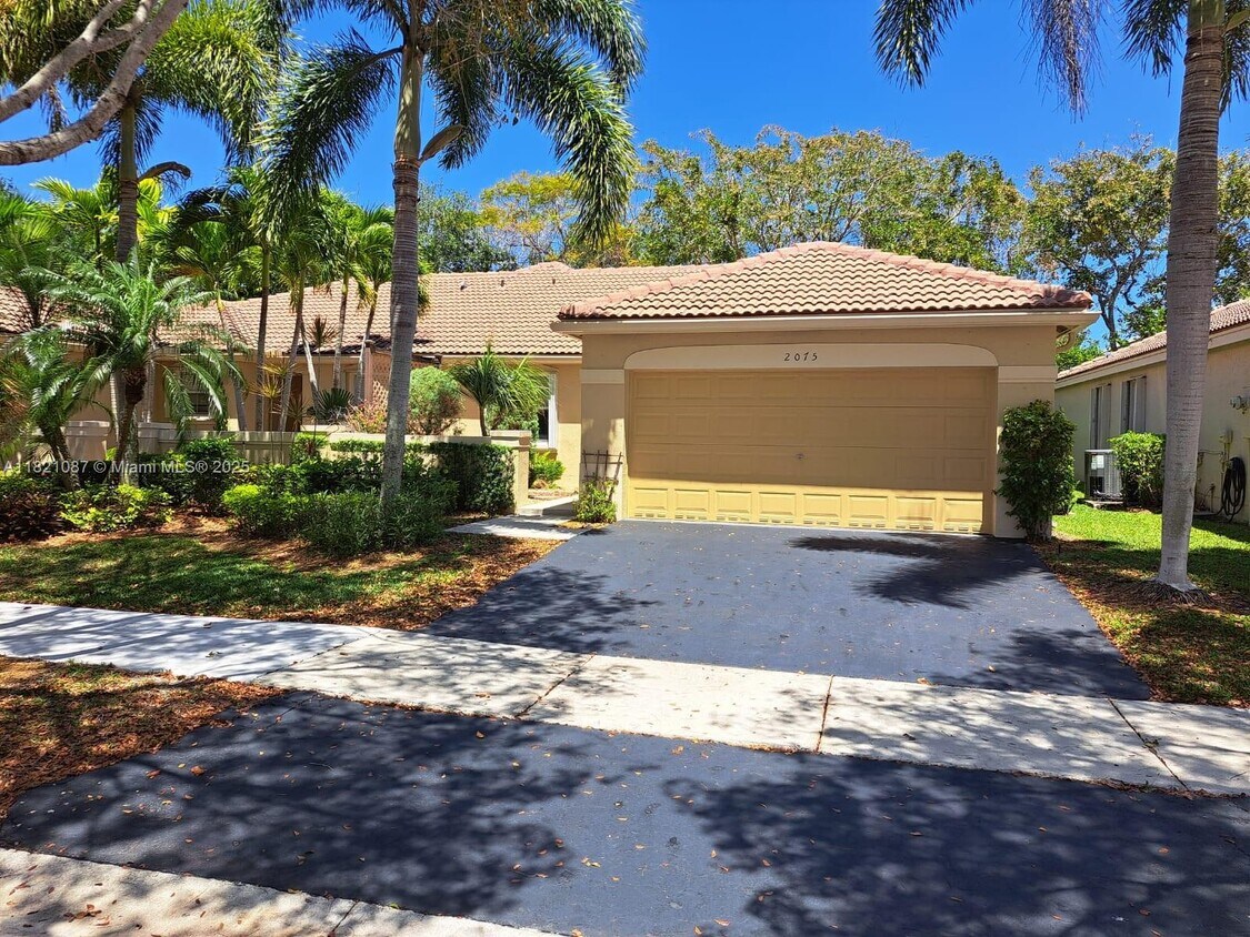 Foto principal - 2075 Borealis Way