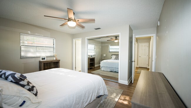 Master Bedroom - 37 Carriage Hill Cir