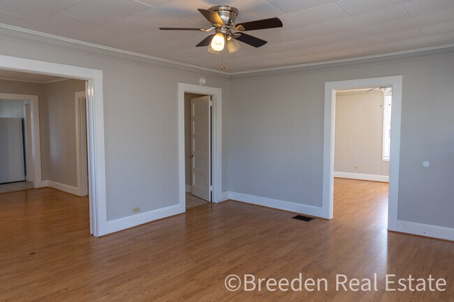 Building Photo - 3220 Lytle Dr