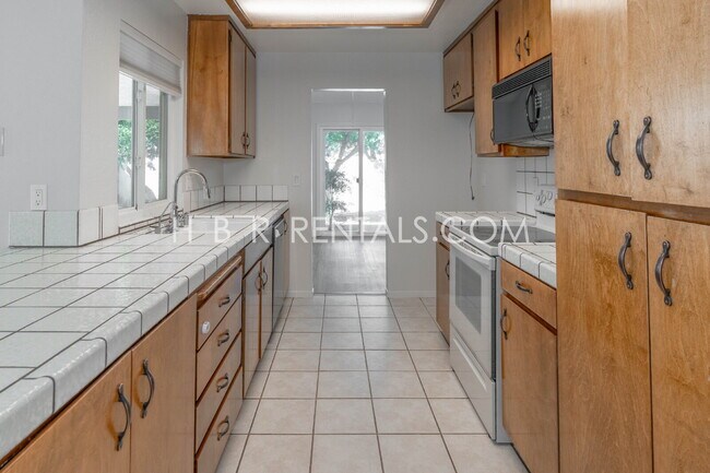 Foto del edificio - 1107 Douglas Fir Dr
