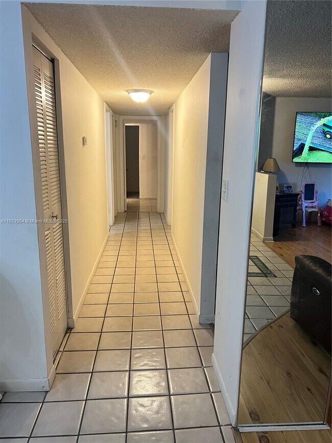 Foto del edificio - 6901 SW 147th Ave