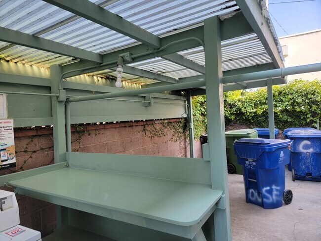 Laundry - 1512 Penmar Ave