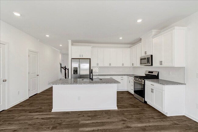 Building Photo - 256 Hank Wy