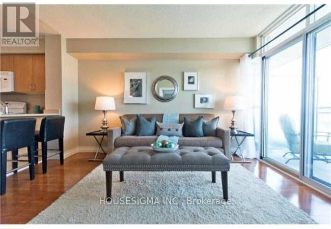 Photo du bâtiment - 1600 Charles St