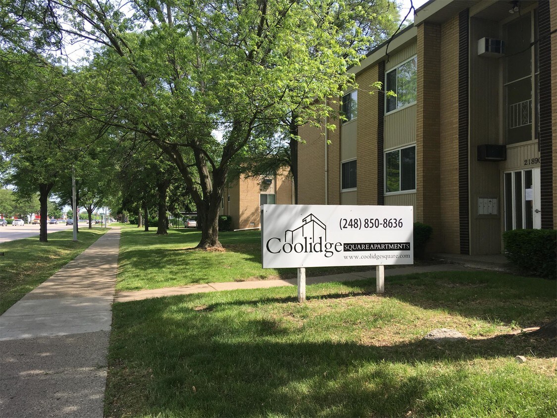 Foto principal - 21870 Coolidge Hwy