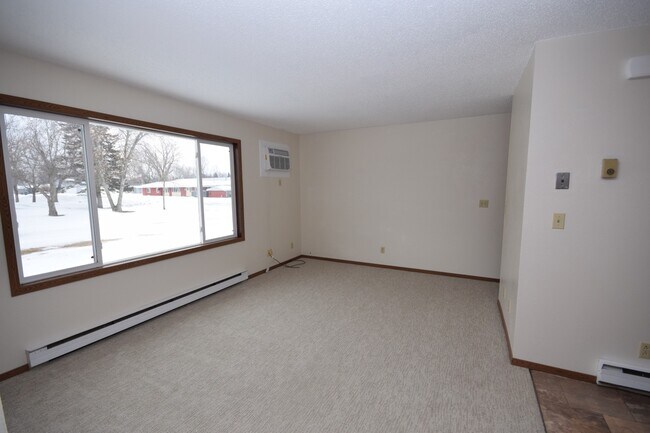 Building Photo - 716 1st St
