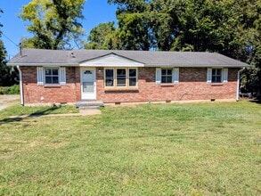 Building Photo - 1714 Southwind Dr