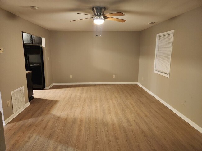 Foto del edificio - 6354 Shannon Pkwy