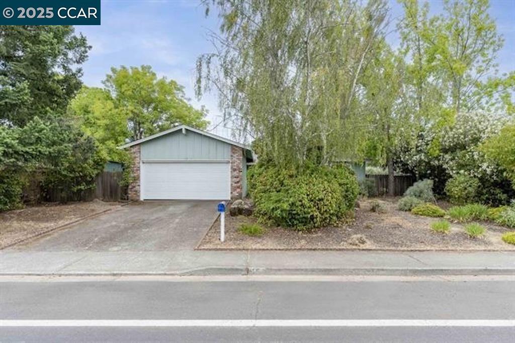 Foto principal - 969 Valley View St