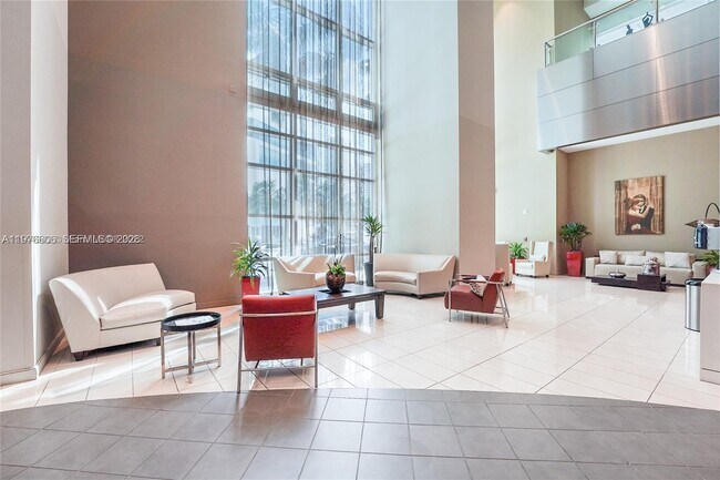 Foto del edificio - 300 S Biscayne Blvd