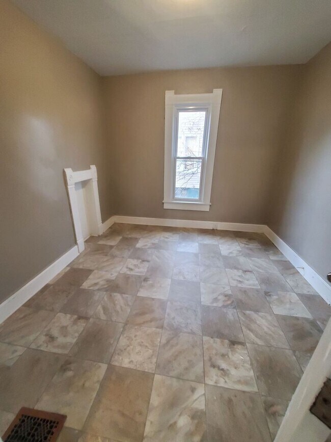 Foto del edificio - 4 Bedroom Single Family