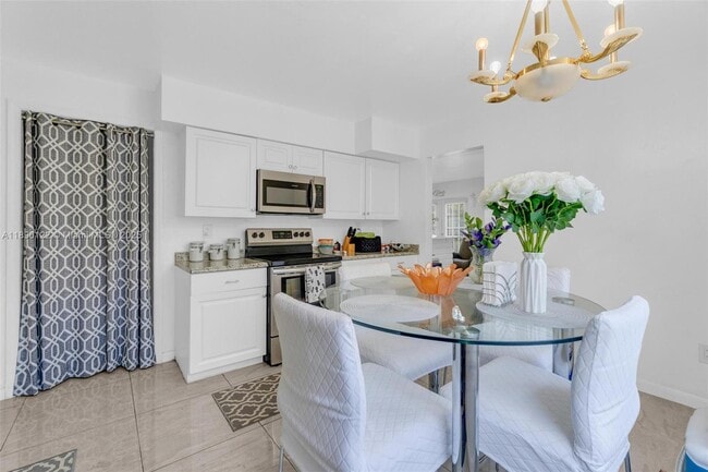 Foto del edificio - 2860 NW 184th St