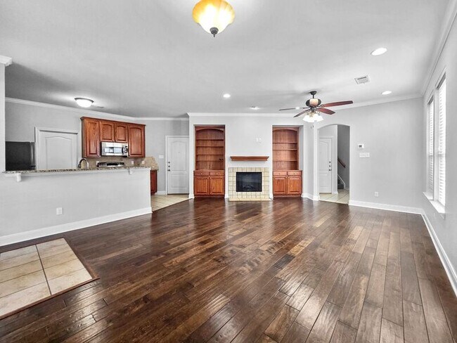 Foto del edificio - 4905 Ridglea Hills Ct