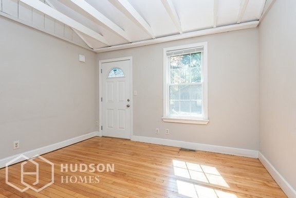 Foto del edificio - 2 Clover St, Lakeville, MA