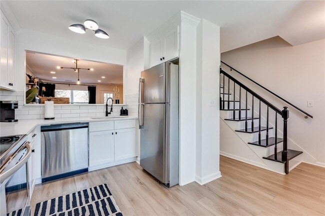Foto del edificio - 5015 Laurel Springs Way SE