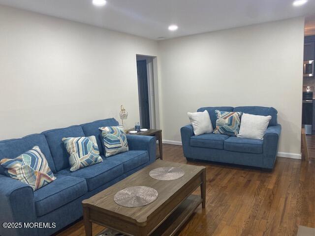 Foto del edificio - 735 Greens Ave