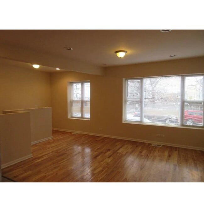 Foto del edificio - 3811 W Hirsch St