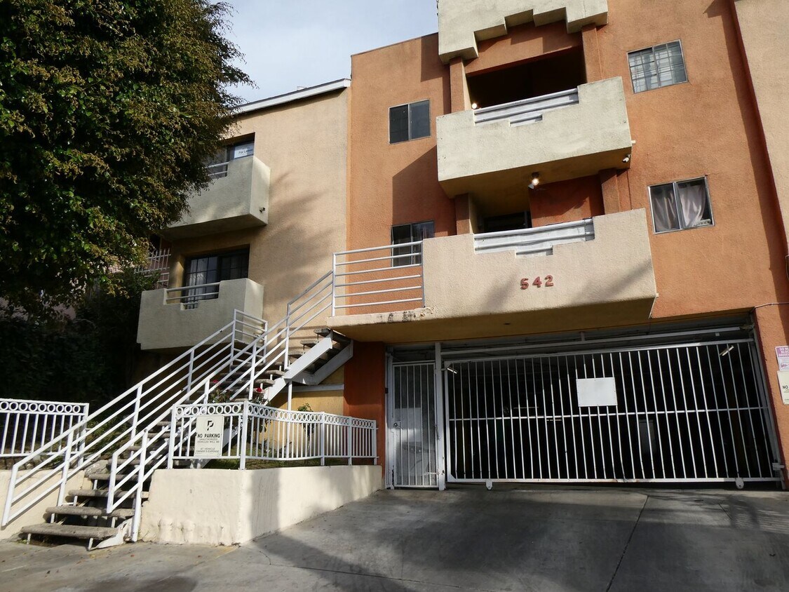 Primary Photo - 2 Bedrooms Apartment for Rent in Los Angeles!