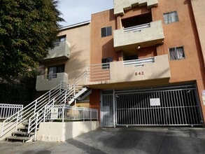 Building Photo - 542 Normandie Ave