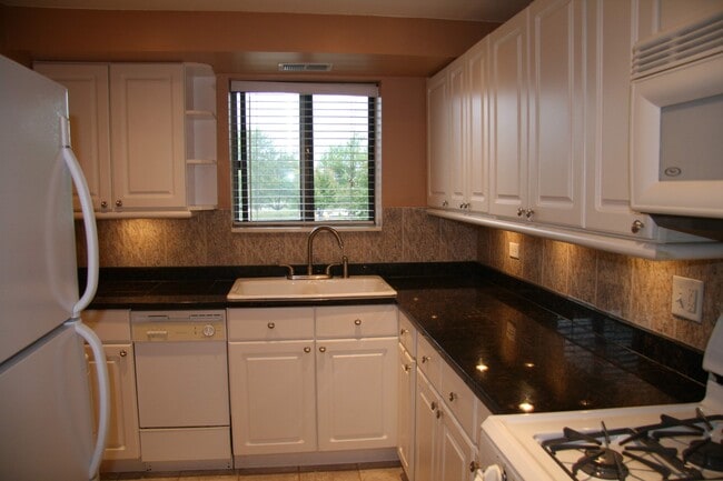 Building Photo - 1463 Mercury Dr