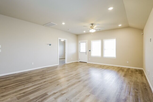 Building Photo - 10425 SW 40th St