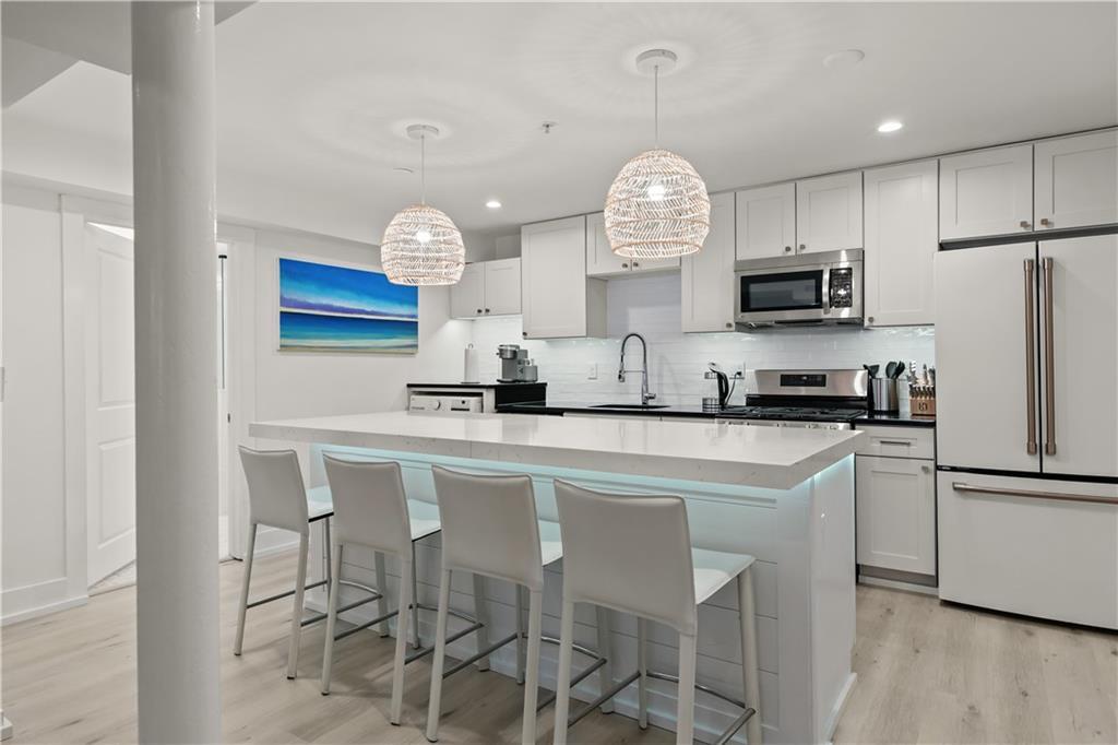 Primary Photo - 426 Spring St